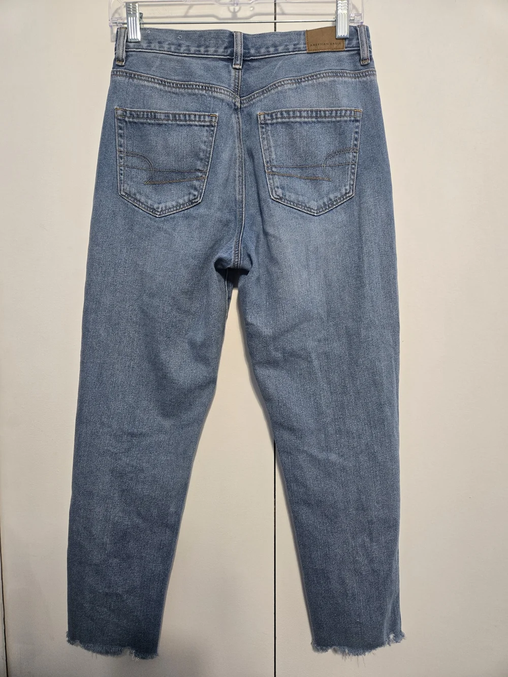 American Eagle Mom Jeans Size 6 Light Wash High Rise Raw Hem